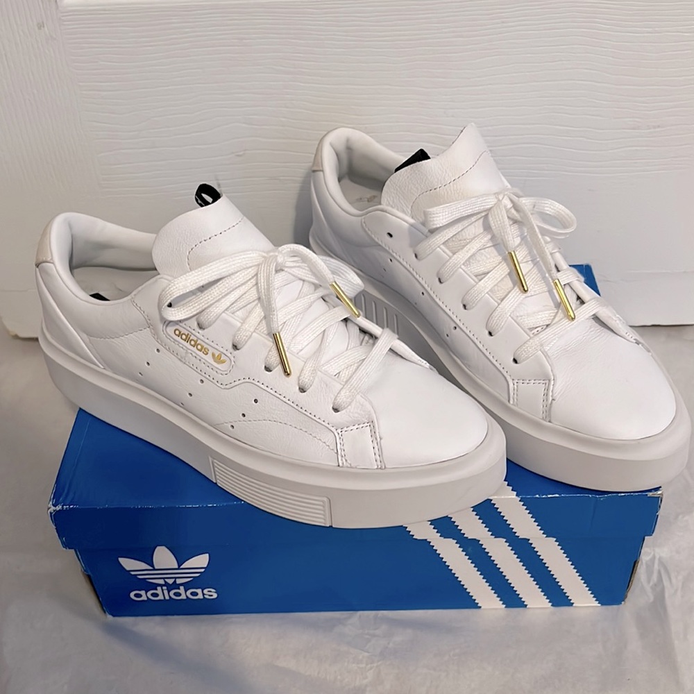 Adidas Women Sleek Super Low-Top Platform Sneakers Size 9